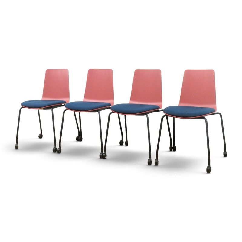 【中古】4脚セット コクヨ スタッキングチェア ミケット  K03S-2-AG1 レッド/ネイビー 座パッド キャスター 中古オフィス家具 AG22281-a