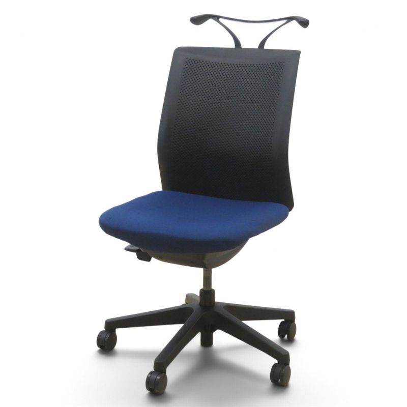 【中古】オカムラ 肘無しオフィスチェア オムネス  C532ZR FEA4 ブルー/ブラック ハンガー付き 事務椅子 中古オフィス家具 KK22727-2