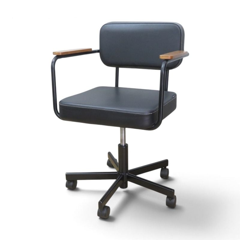 【中古】オフィスコム 肘付きオフィスチェア METIO ブラック 事務椅子 ロッキング 中古オフィス家具 YH22847