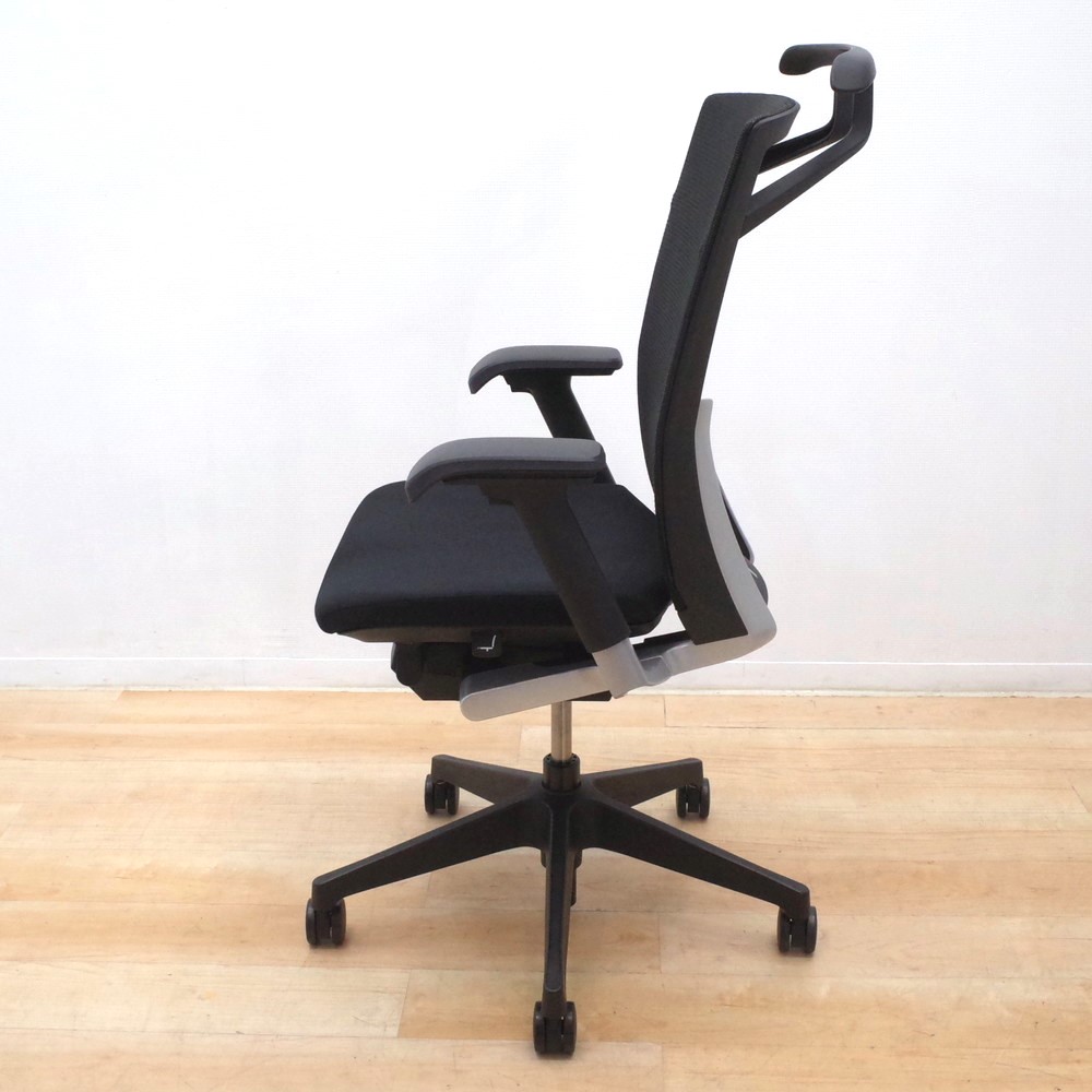 イトーキ ヴェント KE-837JB-T1T1 肘付き メッシュ ハンガー付