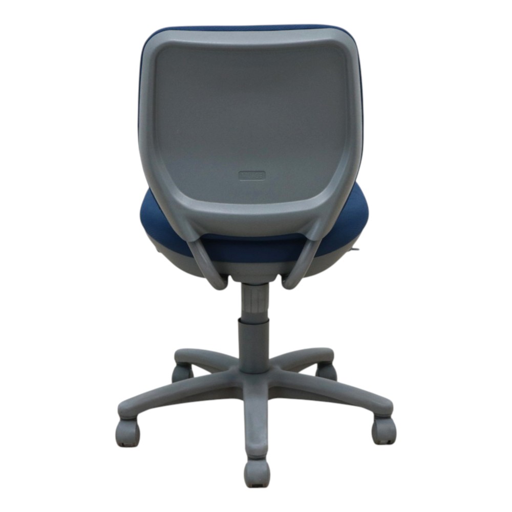 中古】オカムラ 肘無しオフィスチェア ヴィラージュ 8VC11A ネイビー