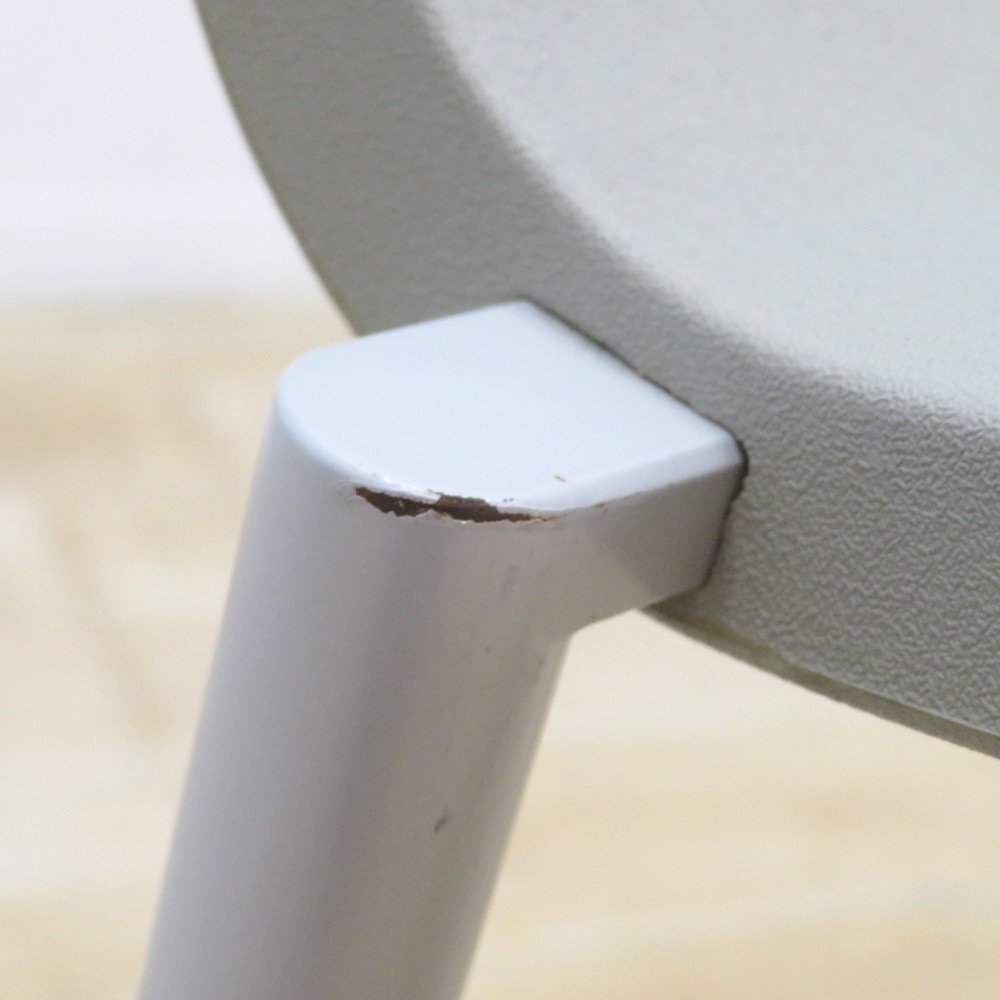 中古】4脚セット vitra. スタッキングチェア ゼロスリー グレー 肘無し