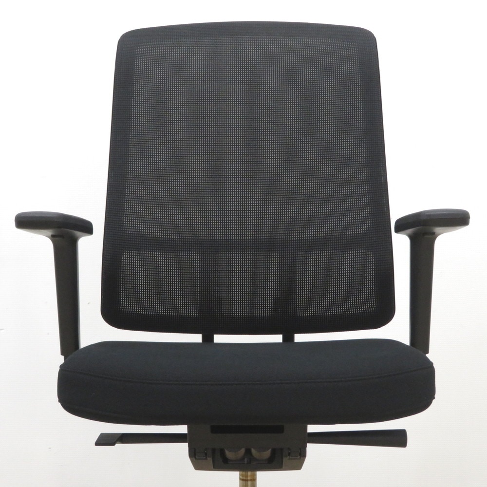 中古】ヴィトラ vitra. 肘付きオフィスチェア 2022年製 ブラック