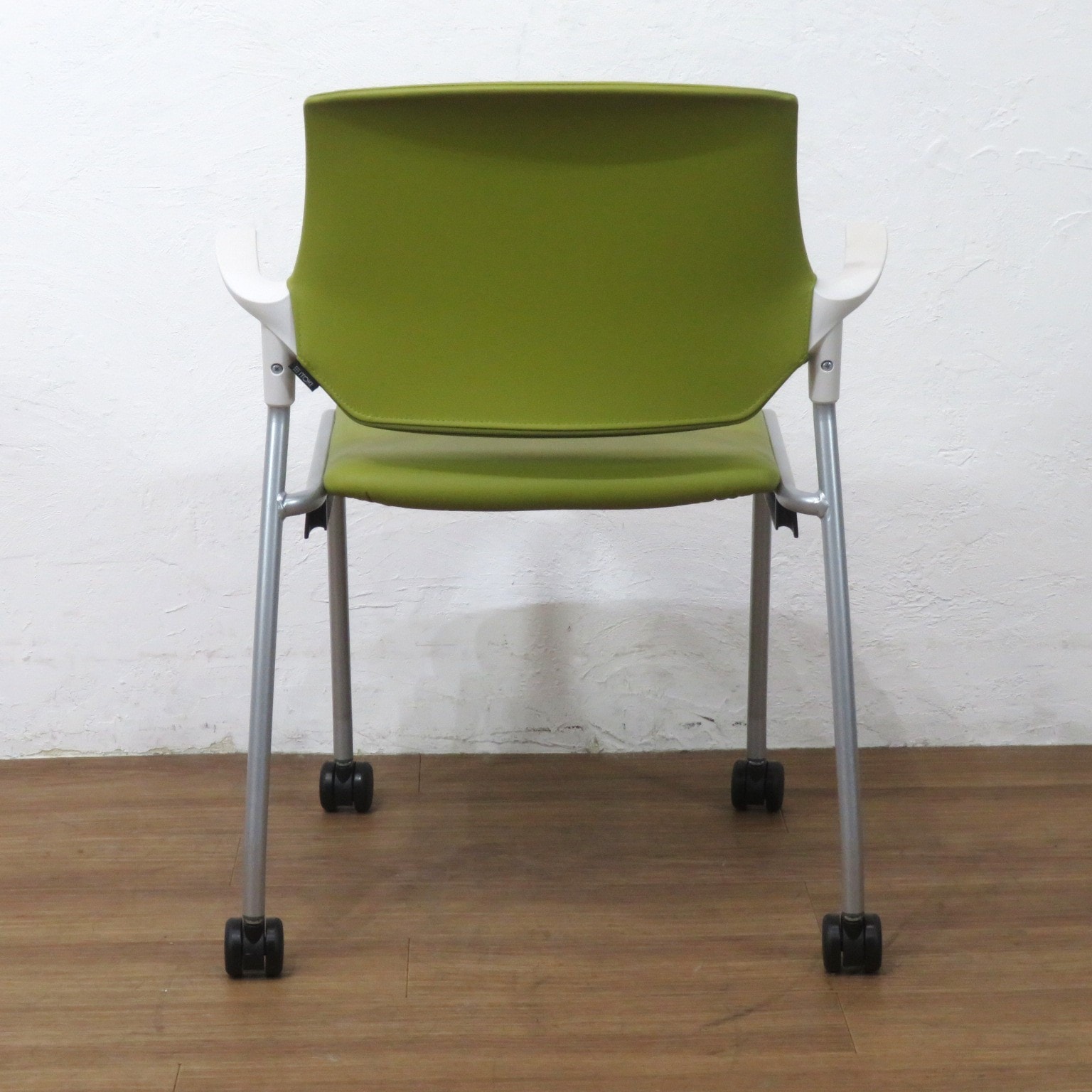 中古】イトーキ スタッキングチェア ステンザ KLC-525DR-W8L6 モス