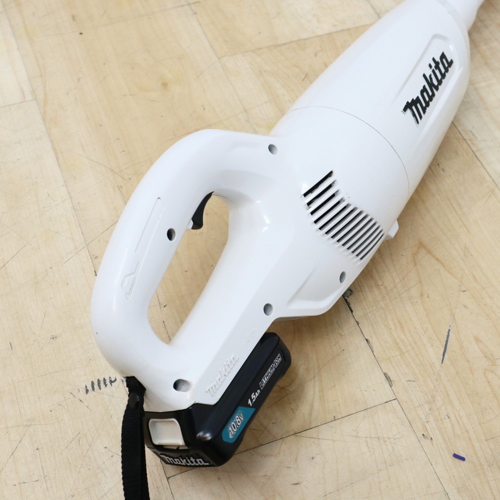 中古】マキタ 掃除機 CL106FD ホワイト 充電式クリーナー コードレス
