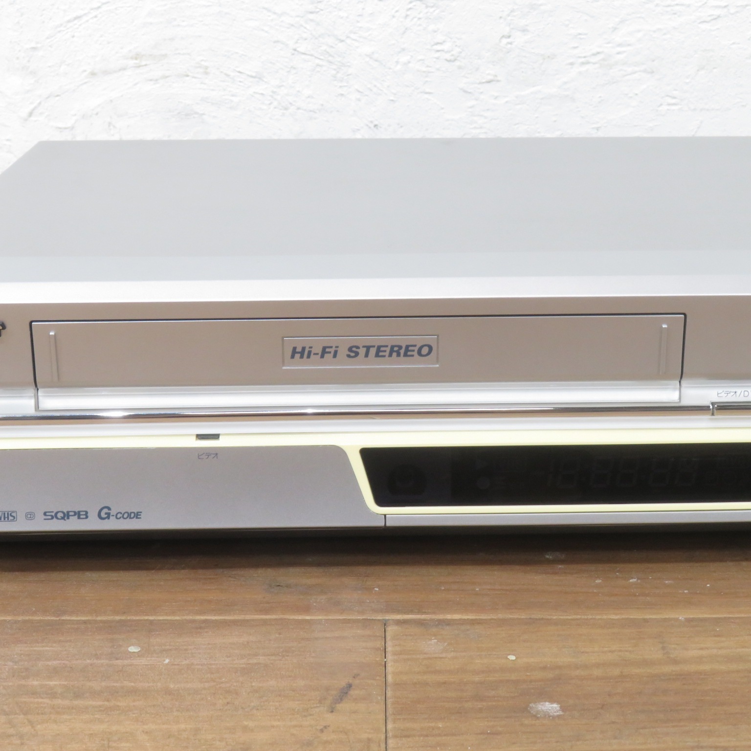中古】ビクター VHS/DVDプレーヤー HR-DV4 シルバー リジューム機能