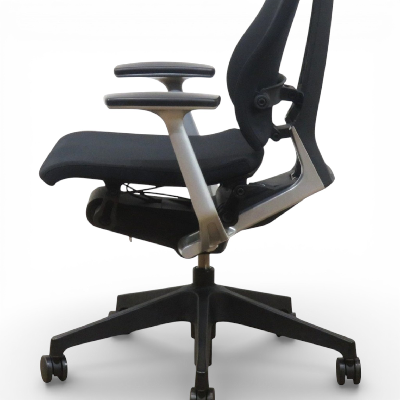 中古】イトーキ スピーナ オフィスチェア KE-715GP-T1T1 ブラック