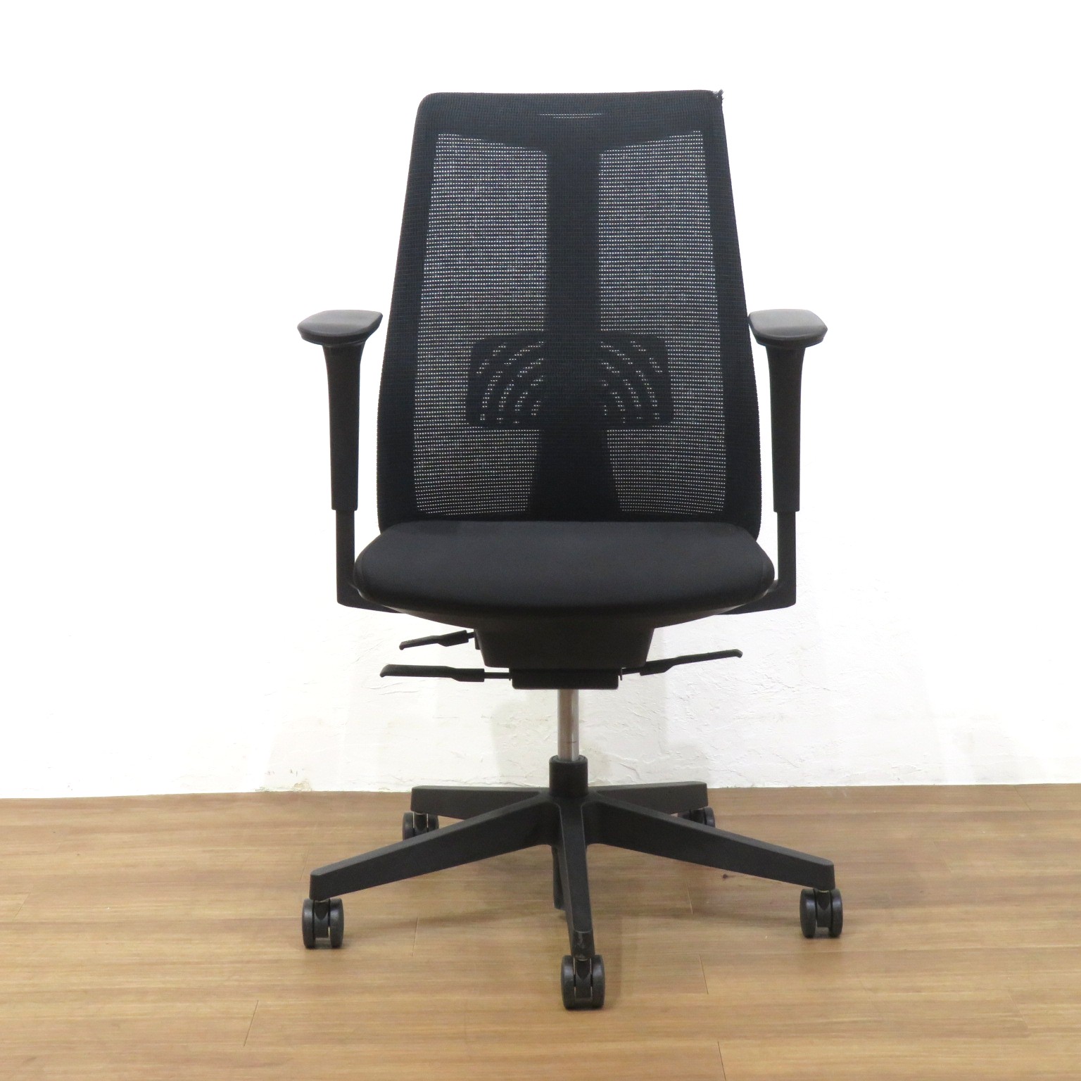 イトーキ サリダ YL8-BL-AEL オフィスチェア ブラック ハイバック 肘