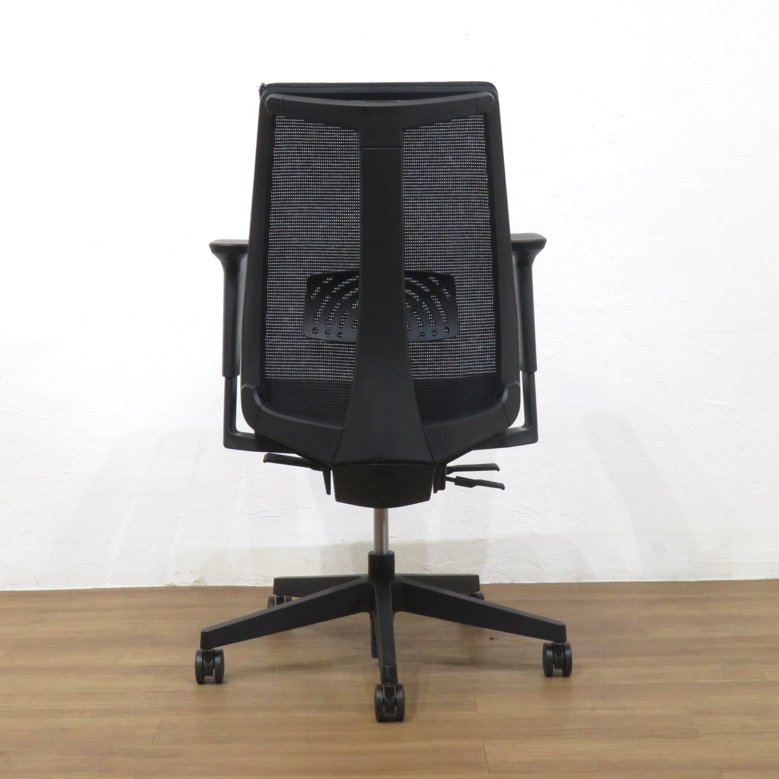 イトーキ サリダ YL8-BL-AEL オフィスチェア ブラック ハイバック 肘