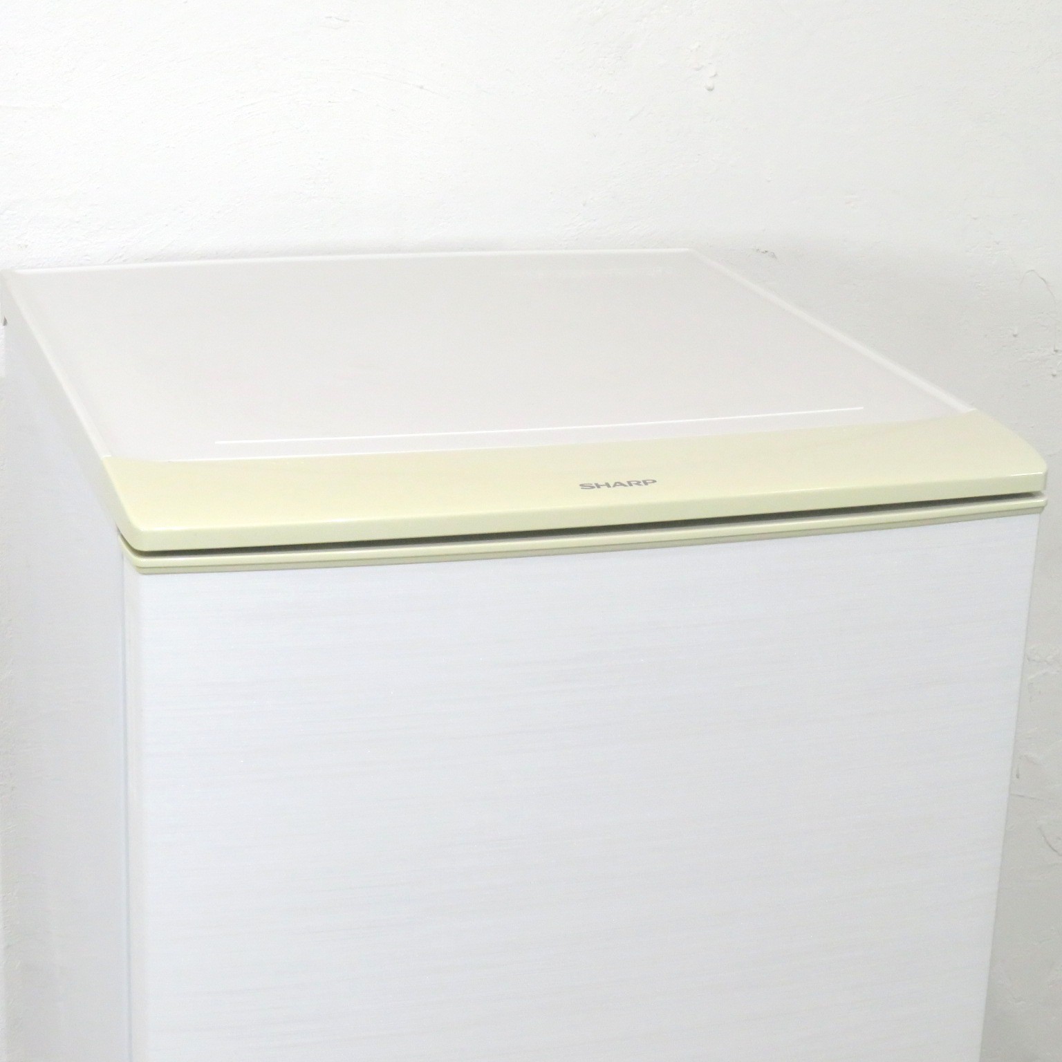 中古】シャープ 冷蔵庫 SJ-D14C ホワイト 137L 2ドア 耐熱100℃トップ