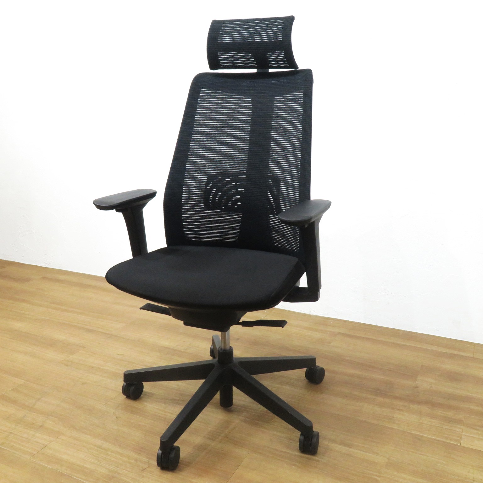 イトーキ サリダ YL8-BL-AEL オフィスチェア ブラック ハイバック 肘