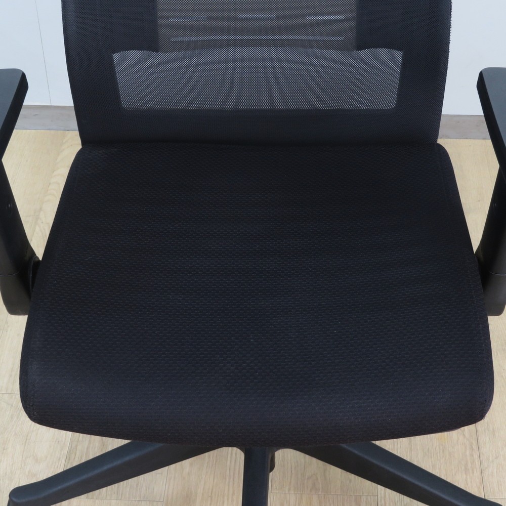 中古】コイズミ ファニテック オフィスチェア JG-66381BK ブラック 肘