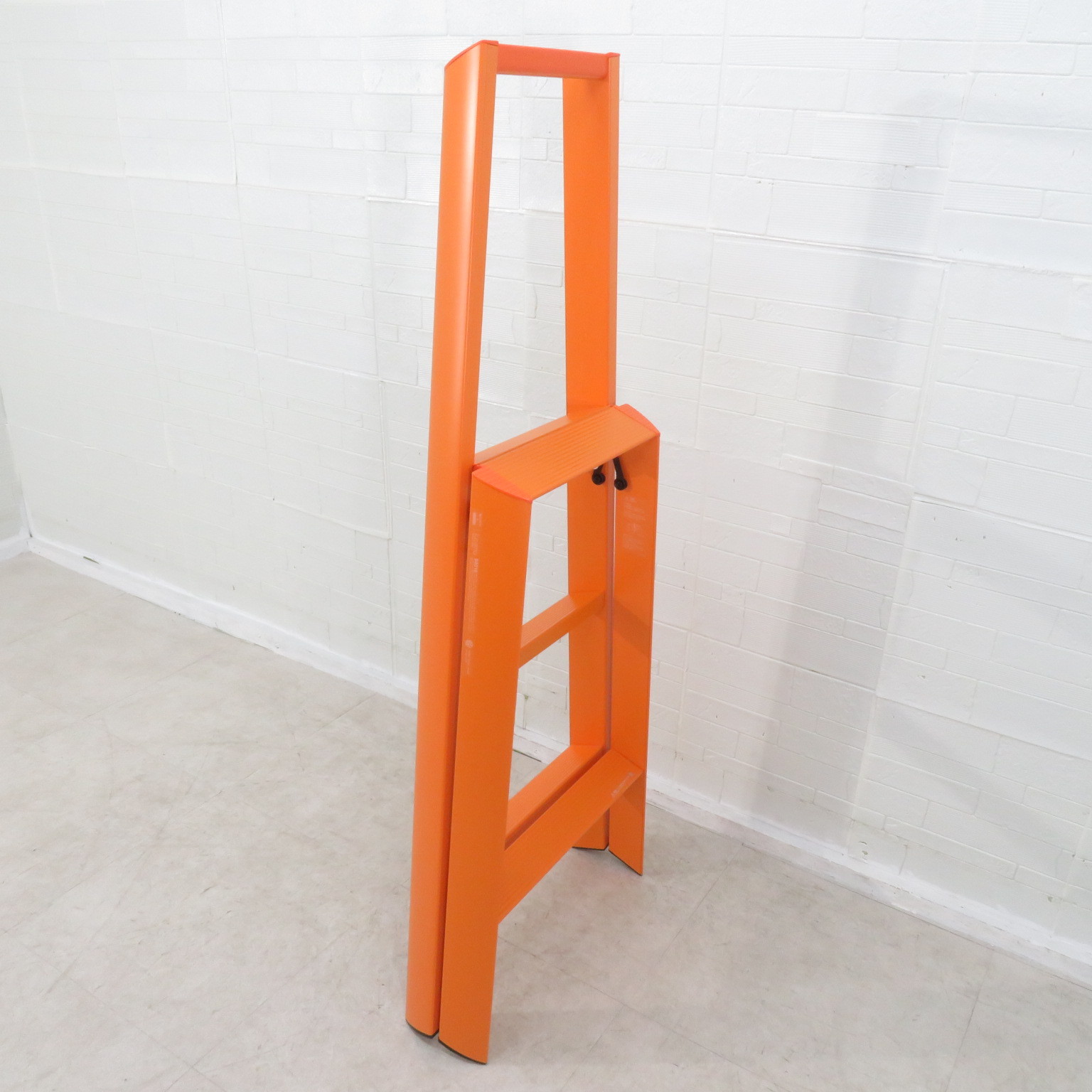 引取歓迎@東京]lucano 3-step_脚立_オレンジ 【公式通販】