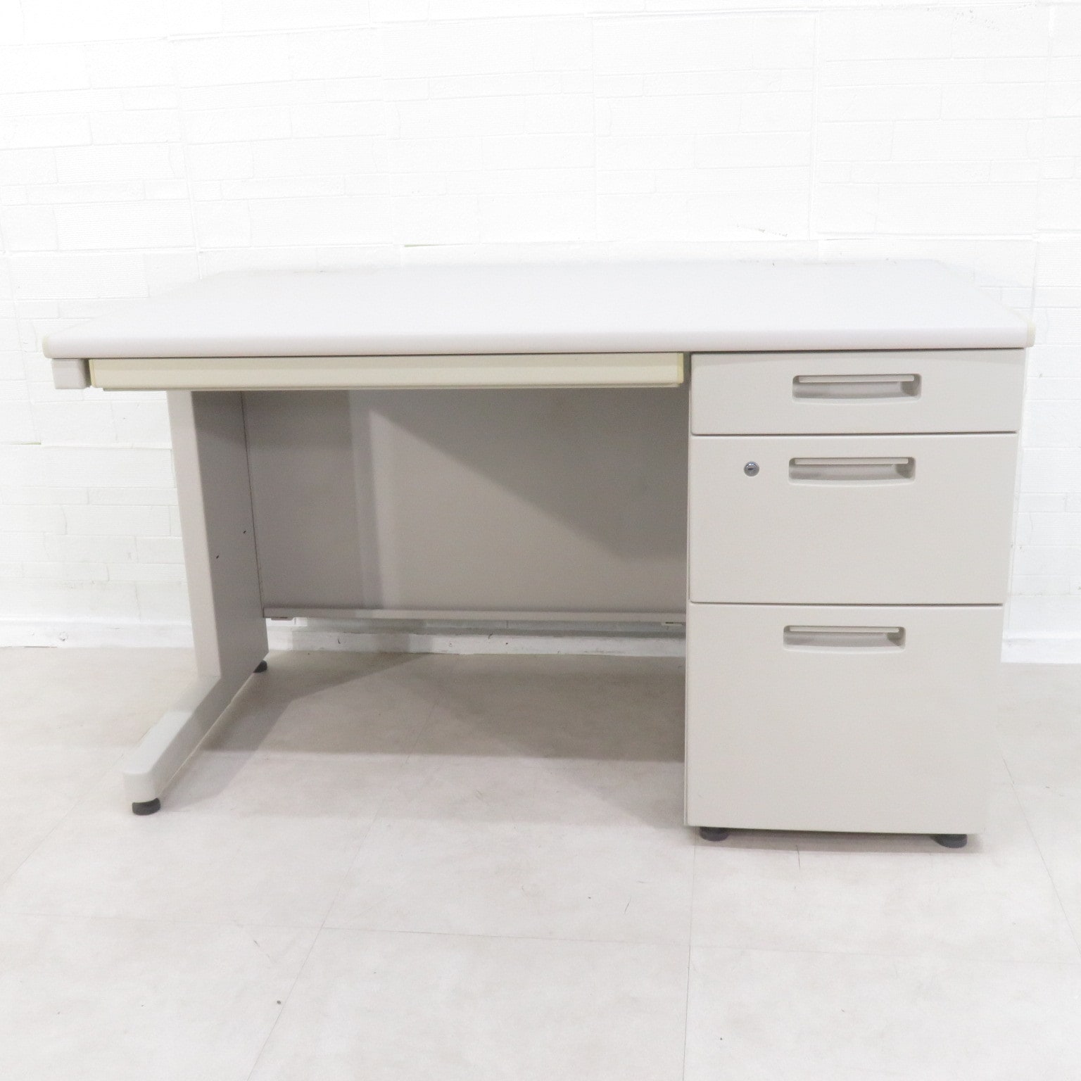 1_000000012889.jpg?1744085645