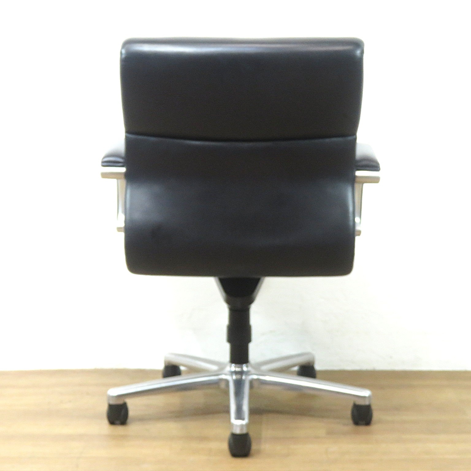 中古】オカムラ 役員用チェア CEシリーズ CE57AZ ブラック