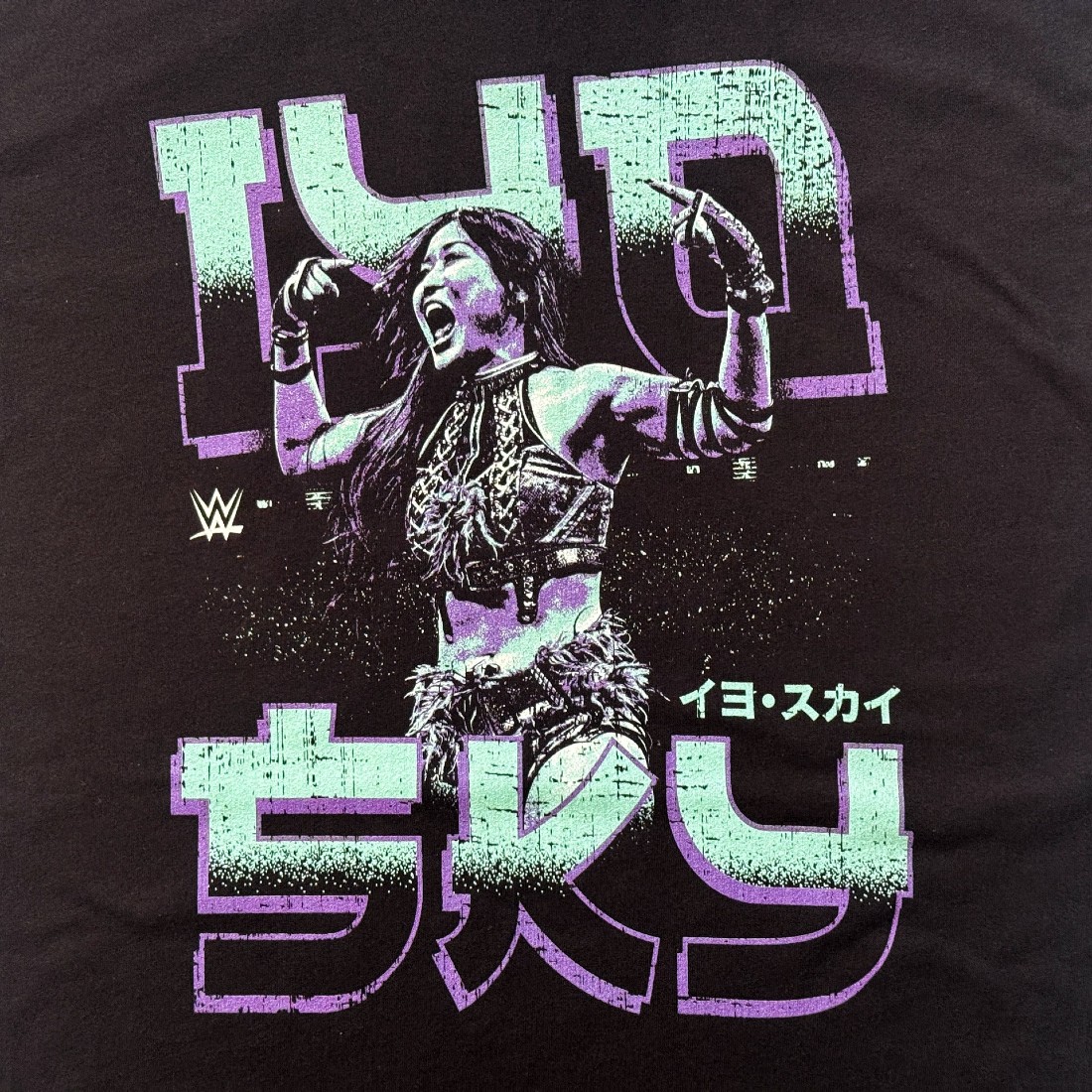 WWE イヨ・スカイ　Tシャツ　XL WWE イヨ・スカイ Tシャツ Two Tone (M/L/XL) | WWE | ビッグブルー
