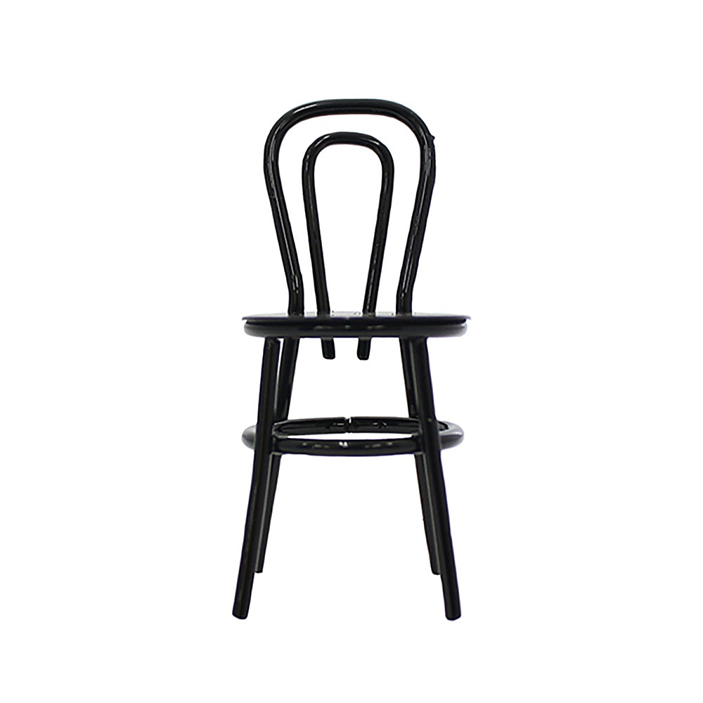 黒いシングルチェア