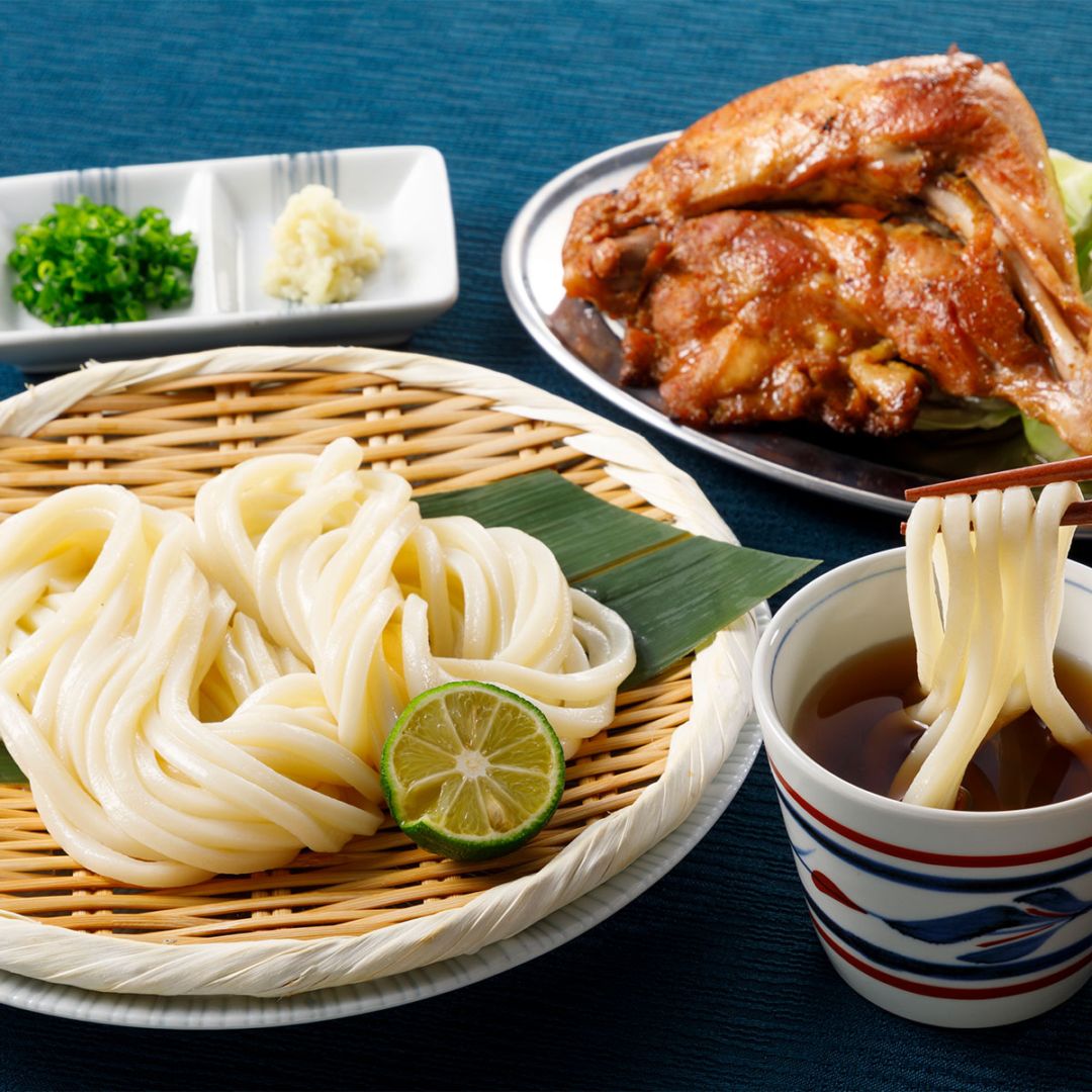 香川県の名物コラボ さぬきうどんと骨付鶏セット（鶏油付き）紀州屋×さぬき鳥本舗