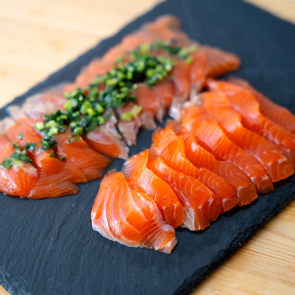 青森の海鮮おつまみ6点盛りセット（紅サーモン・八戸産しめ鯖・ホタテのみそ貝焼き・イカまるごとメンチ）青森ご当地グルメ