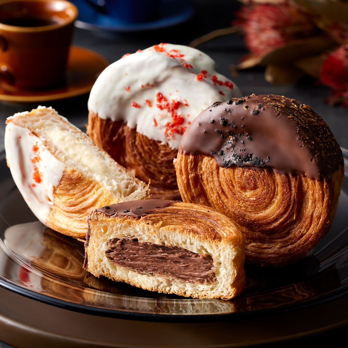 蔵家 クロワッサンロール2種11個セット(カスタード・チョコ) 冷凍 ニューヨーク発祥の渦巻き型クロワッサン