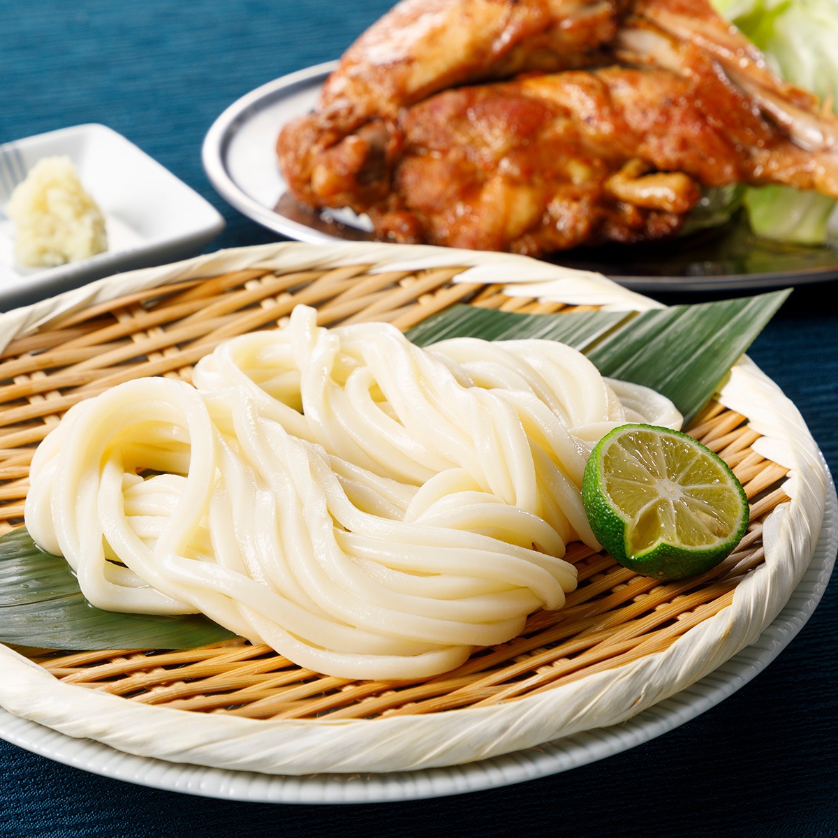香川県の名物コラボ さぬきうどんと骨付鶏セット（鶏油付き）紀州屋×さぬき鳥本舗