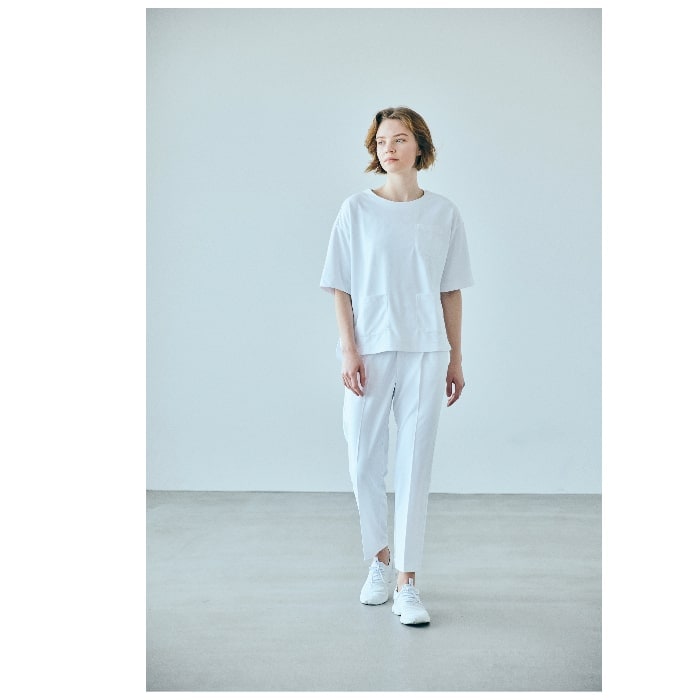 JILL STUART スクラブトップスストレッチオーバーサイズ ホワイト（４サイズ）