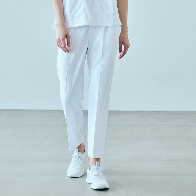 JILL STUART スクラブパンツストレッチストレート ホワイト（４サイズ）