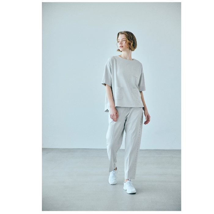 JILL STUART スクラブパンツストレッチストレート グレージュ（４サイズ）