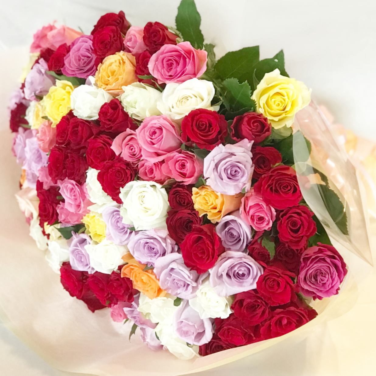 ビズフラワー 全国に人気のバラ100本を始め、バラの花束を格安&送料