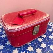 ポルトガル製ヴィンテージ レトロレッド バニティーケース 化粧品用箱 ソーイングボックス裁縫箱 コスメボックス 営業日即日発送 ＜送料無料＞|アンティーク雑貨|アンティーク古道具