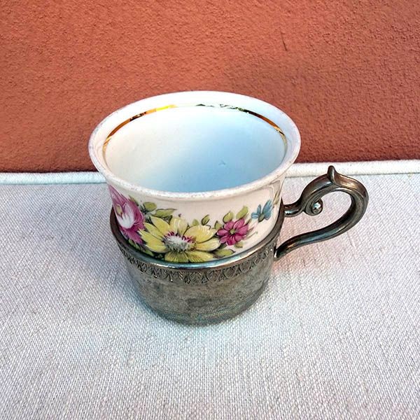 ヨーロッパ買付品 デミタスカップ エスプレッソシルバーウエア洋食器 シルバープレートカバー付き 花柄アンティークコーヒーカップ ティーカップ骨董品 営業日即日発送