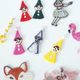 バラ売り 【選べるデザイン】刺繍ワッペン アイロンワッペン  恐竜 車 動物 アニマル ワッペン 子供 男の子 女の子 入園入学 レッスンバッグ スモック アップリケ のり付き子供用ワッペン フラガール ハワイアン はりねずみ  きりん 営業日即日発送 [ワールデザインbistarai]