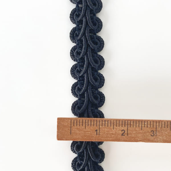 ロングセラーの美しい編み込みブレードリボンは、負豊富なカラー