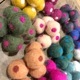 2cm5個 カラフルドット柄羊毛フェルトボール ネパールフェアトレード製品  水玉フェルトパーツ ハンドメイドアクセサリー資材 営業日即日発送