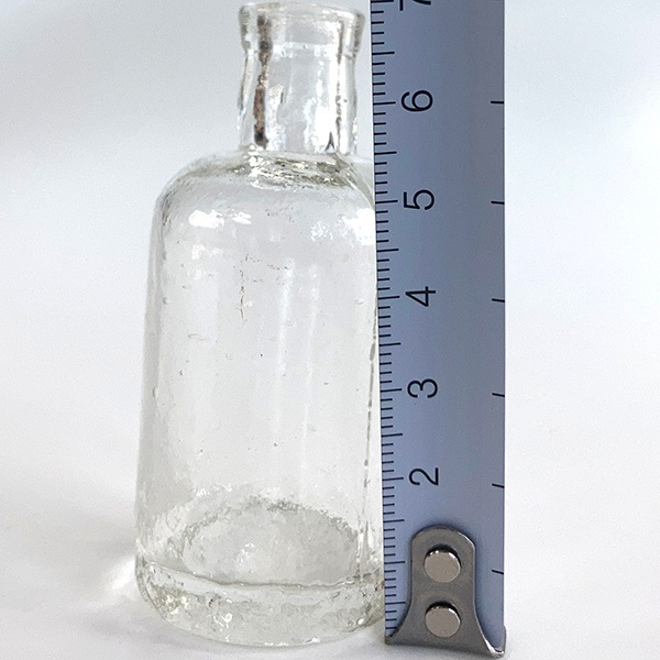 アンティーク薬瓶 気泡入りガラス メモリ付き 未使用 骨董品 ガラス製品 ヴィンテージ雑貨 骨董屋　古物 レトガラス瓶 一輪挿しガラスボトル  営業日即日発送