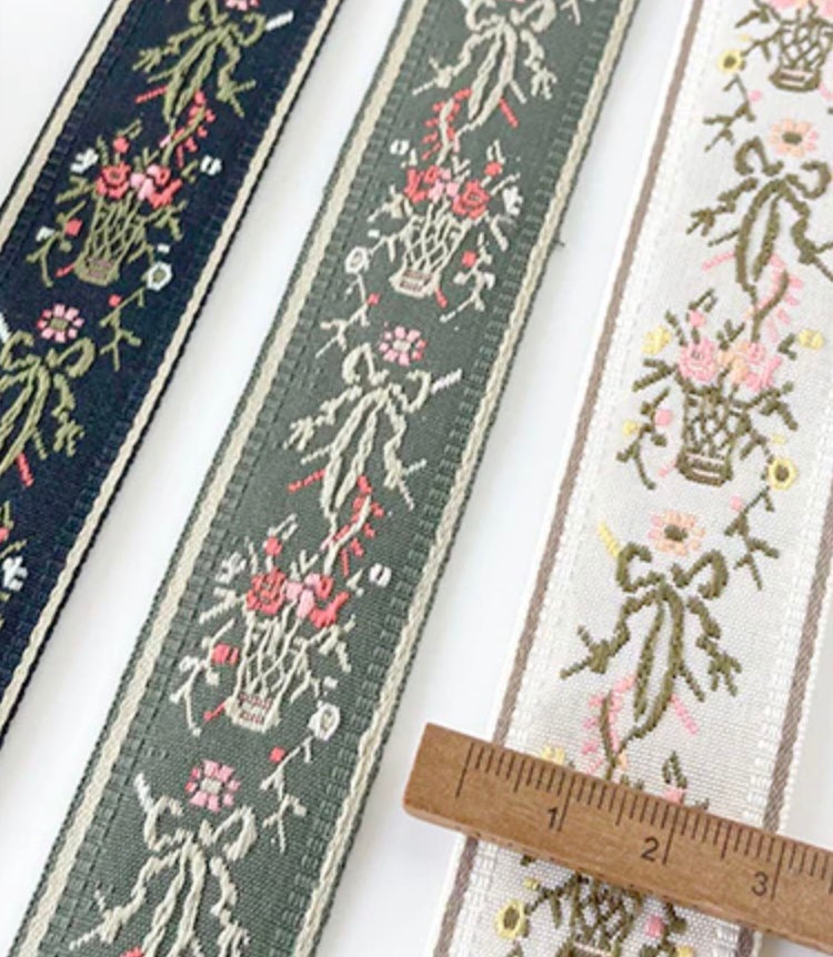 約3cm幅 ヨーロピアンリボン 細幅手芸用テープ チロリアンテープ 花柄刺繍リボンブレード 花柄リボン 手芸用テープ　フラワー刺繍リボン チロルテープ 営業日即日発送 [ワールデザインbistarai]