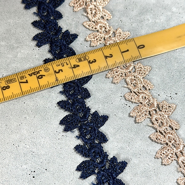 2.5cm幅 光沢ボタニカルレーステープ リーフレース ケミカルレース 葉っぱ ケミカルレース ボタニカル 刺繍レース ブレード レーステープ ハンドメイド バッグアレンジ 推し活 デコ トレカケース ぬい服 韓国雑貨 衣装 装飾 手芸 営業日即日発送 [ワールデザインbistarai]