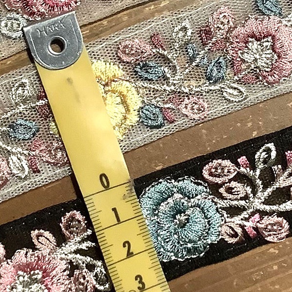 3cm幅 バラ柄インドチュール刺繍リボンショルダーストラップ作り 簡単ぬい服ドレスハンドメイド用リボン 推しぬい材料  和柄和装髪飾り作り インドリボン販売  営業日即日発送 
