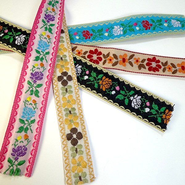 1.5cmから2.7cm幅 チロリアンテープ 花柄リボン レトロかわいい 刺繍リボン チロルテープ カラフル 手芸用リボン ハンドメイド資材 フラワーテープ 持ち手テープ ショルダーストラップ 推し活 入園入学グッズ ヘアアクセサリー 営業日即日発送 [ワールデザインbistarai]