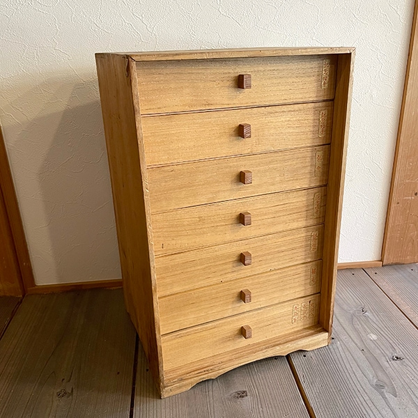 古道具 小引き出し 7段 木製 引き出し収納 日本製 アンティーク 昭和レトロ 古家具 ヴィンテージ 和風 収納棚 店舗什器 ディスプレイ 収納ボックス  営業日即日発送 [ワールデザインbistarai]