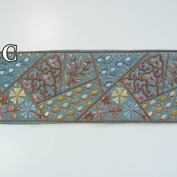 9cm幅 幅広インド刺繍リボン 幅広パッチワーク風ブレード 特大幅小花柄刺繍リボン 帯紐和装着物装飾資材 ハンドメイドがま口財布 ポーチ作り 営業日即日発送 [ワールデザインbistarai]