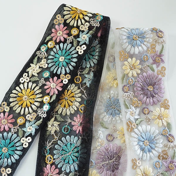 約4.5cm幅 スパンコールたっぷり ゴージャス花柄インド刺繍チュールリボン 手芸用リボン ハンドメイドアクセサリー作り資材 フラワー刺繍リボン販売 営業日即日発送[ワールデザインbistarai]