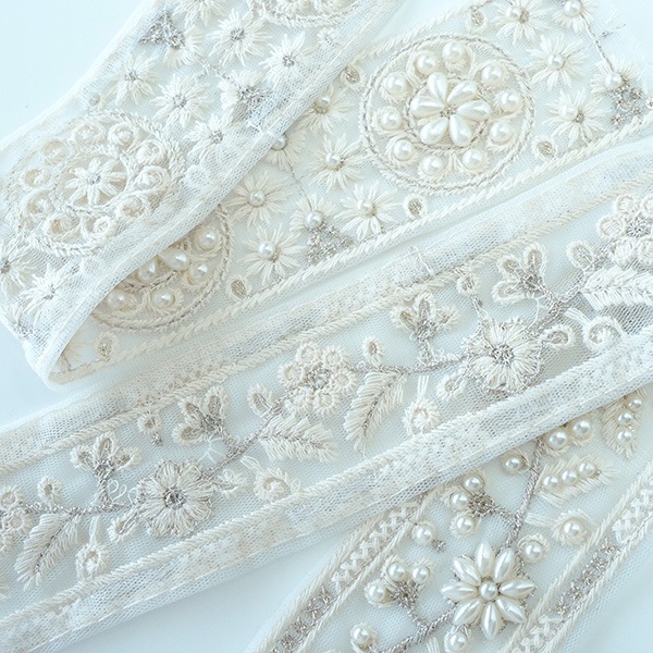 【新品未使用】華やか、総レース　リボン刺繍、パールのジャケット nd326sepa.jpg