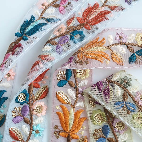 3.5cm幅 インドリボン 花柄 ロータス刺繍 チュールリボン ボタニカル柄 メッシュリボン ショルダーストラップ 営業日即日発送 [ワールデザインbistarai]