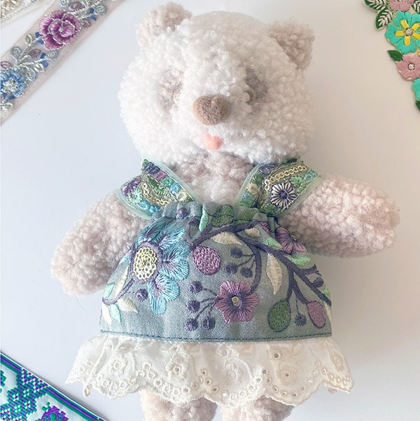 訳あり特価セール！ 30%オフ 6.5cm幅インド刺繍リボン スパンコール刺繍シルク風なめらかリボン 幅広インド刺繍リボン最安値  営業日即日発送 【※卸対象外製品】