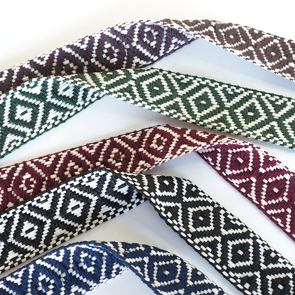 2.5cm幅 オルテガ柄 刺繍テープ 手芸用リボン 厚手テープ 推し色カラー キーチャーム ネイティブ柄男性用チロリアンテープ ペット犬猫ハーネス 首輪 リーシュ作り 営業日即日発送[ワールデザインbistarai]