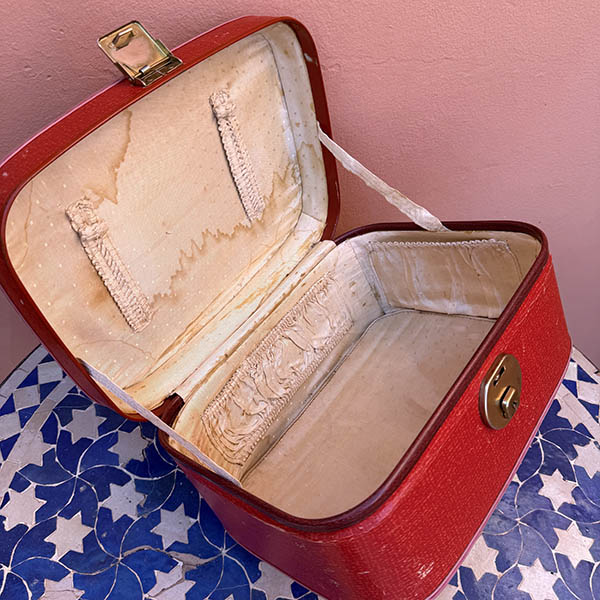 ポルトガル製ヴィンテージ レトロレッド バニティーケース 化粧品用箱 ソーイングボックス裁縫箱 コスメボックス 営業日即日発送 ＜送料無料＞