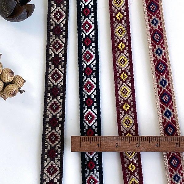 1cm幅 細幅オルテガ柄刺繍テープ ネイティブ柄チロリアンテープ 手芸用リボン ハンドストラップ サコッシュショルダーストラップ キーリングチャーム資材 営業日即日発送[ワールデザインbistarai]