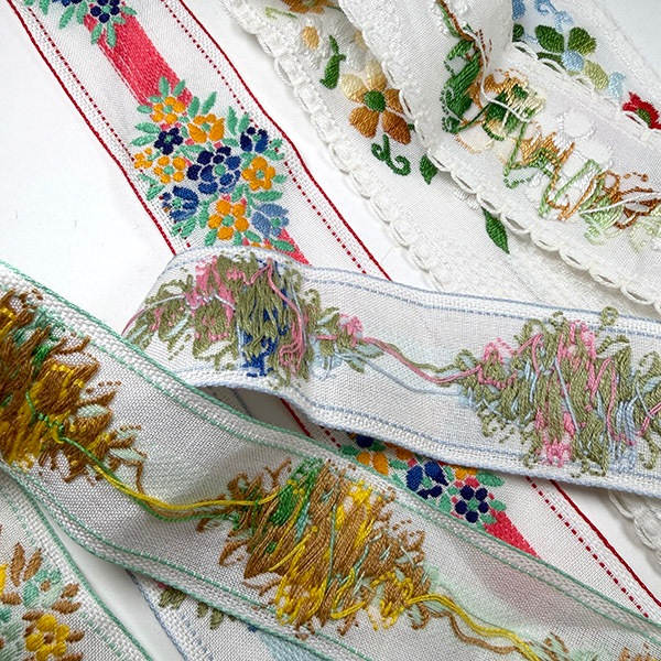 3cm幅前後 希少ポルトガルコットンアンティークチロルテープ 花柄レトロチロリアンテープ フラワー刺繍ヨーロッパ手芸用品 ヴィンテージリボン販売 営業日即日発送