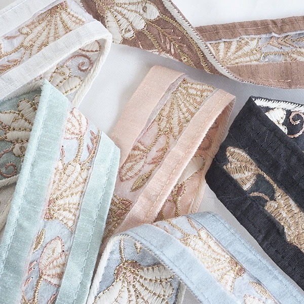 4cm幅 シルク風パステルカラーインド花柄ロータスモチーフリボン ピアスイヤリングアクセサリーパーツ 営業日即日発送 